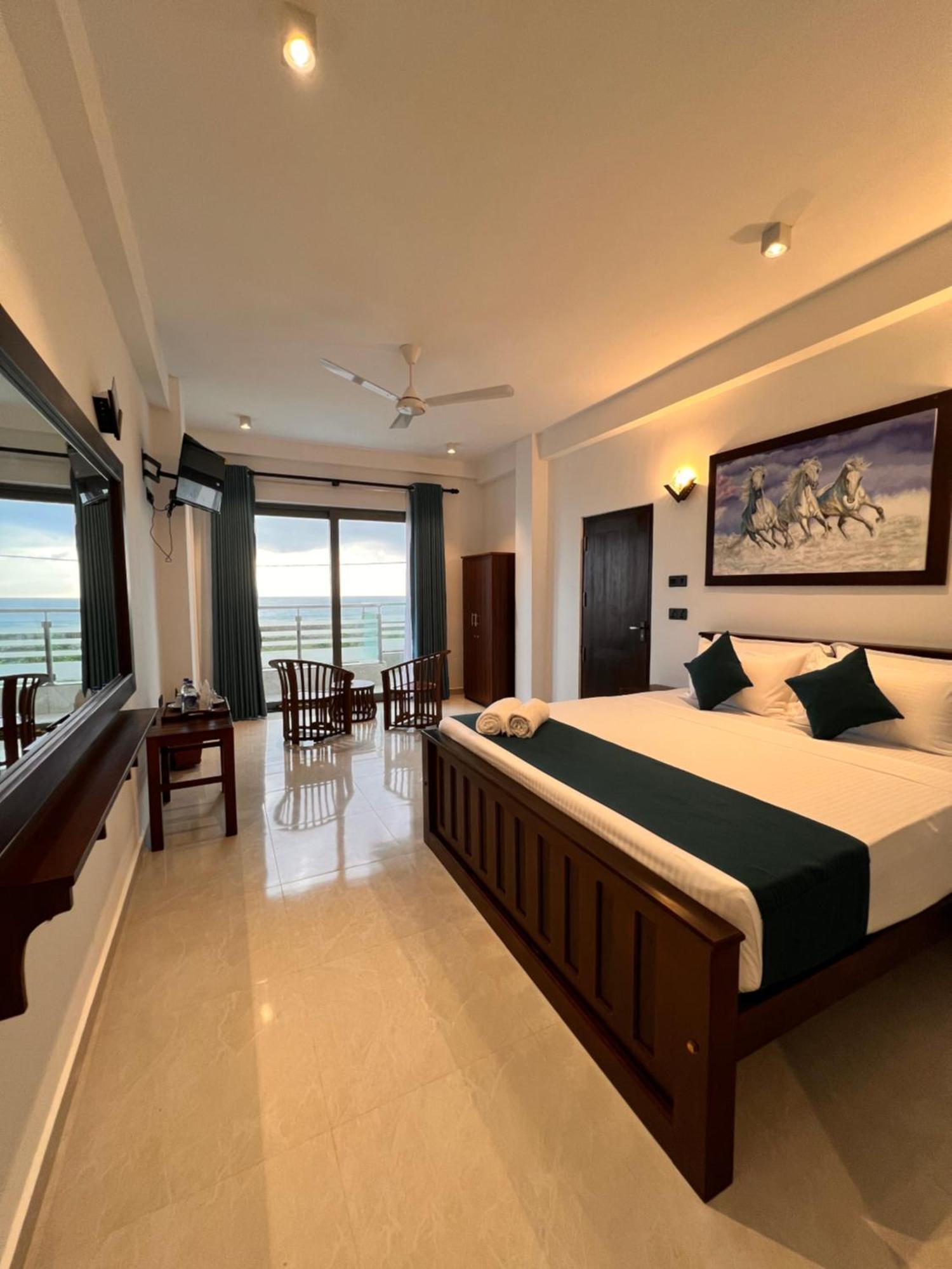 Ocean Front Villa Hikkaduwa Eksteriør bilde
