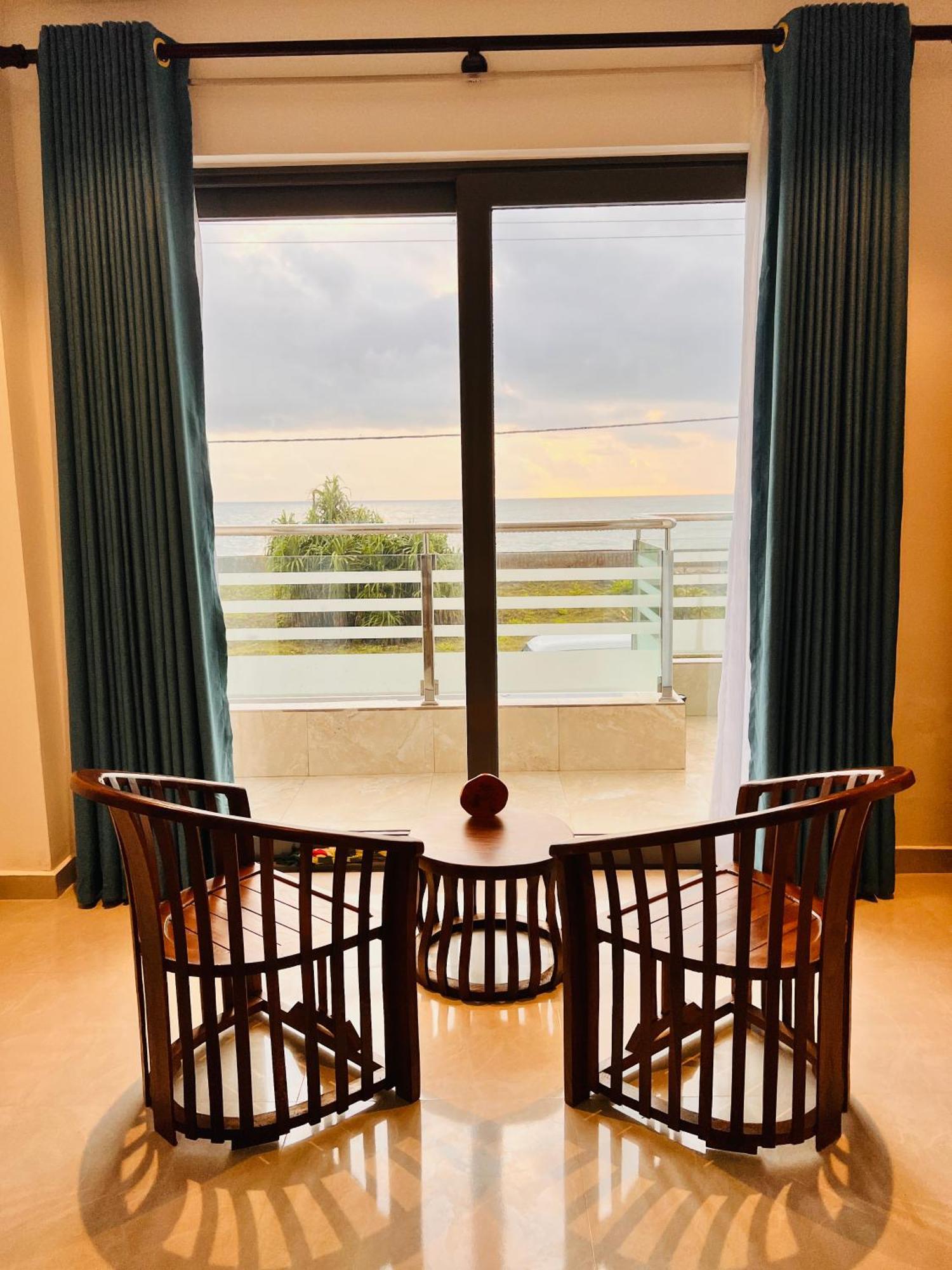 Ocean Front Villa Hikkaduwa Eksteriør bilde